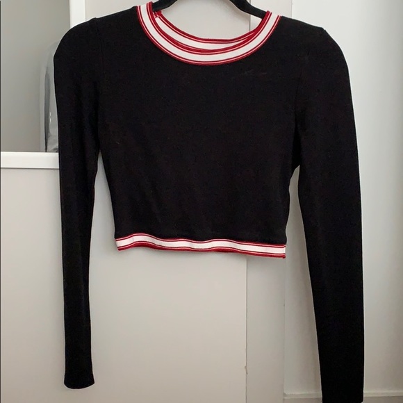 Black Cropped Long Sleeve - Picture 1 of 3
